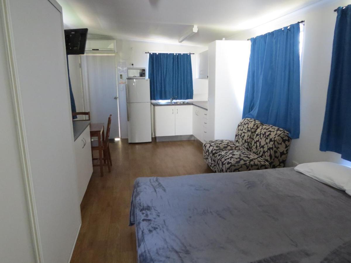 Bundaberg East Cabin And Tourist Park Екстер'єр фото